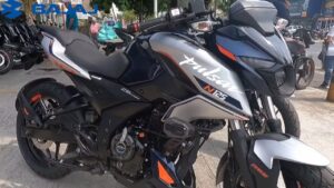 Tvs Apache की मार्केट से छुट्टी कर रहा Bajaj का यह शानदार एडिशन Pulsar